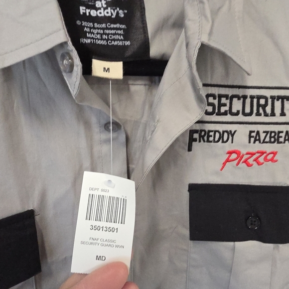 Five Nights At Freddy's Security Fazbears Pizza  Woven Button-Up Medium (Z) - Picture 3 of 5
